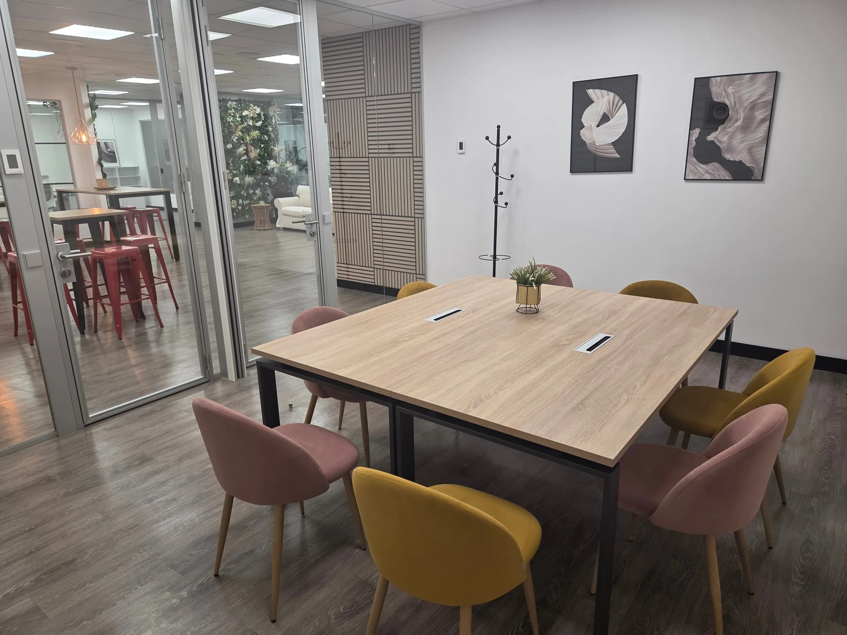Sala de reuniones grande en Nexus Business Center, junto a IFEMA