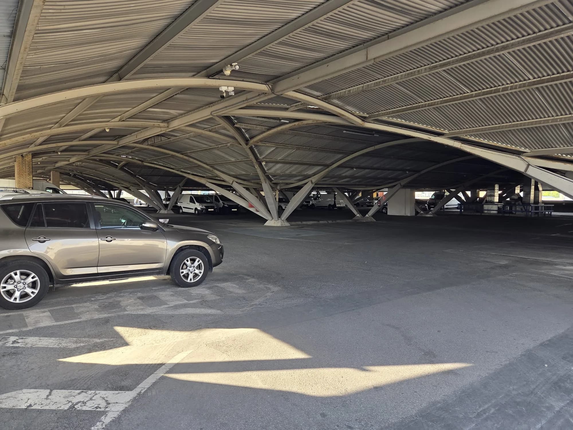 Parking de visitas Nexus Business Center